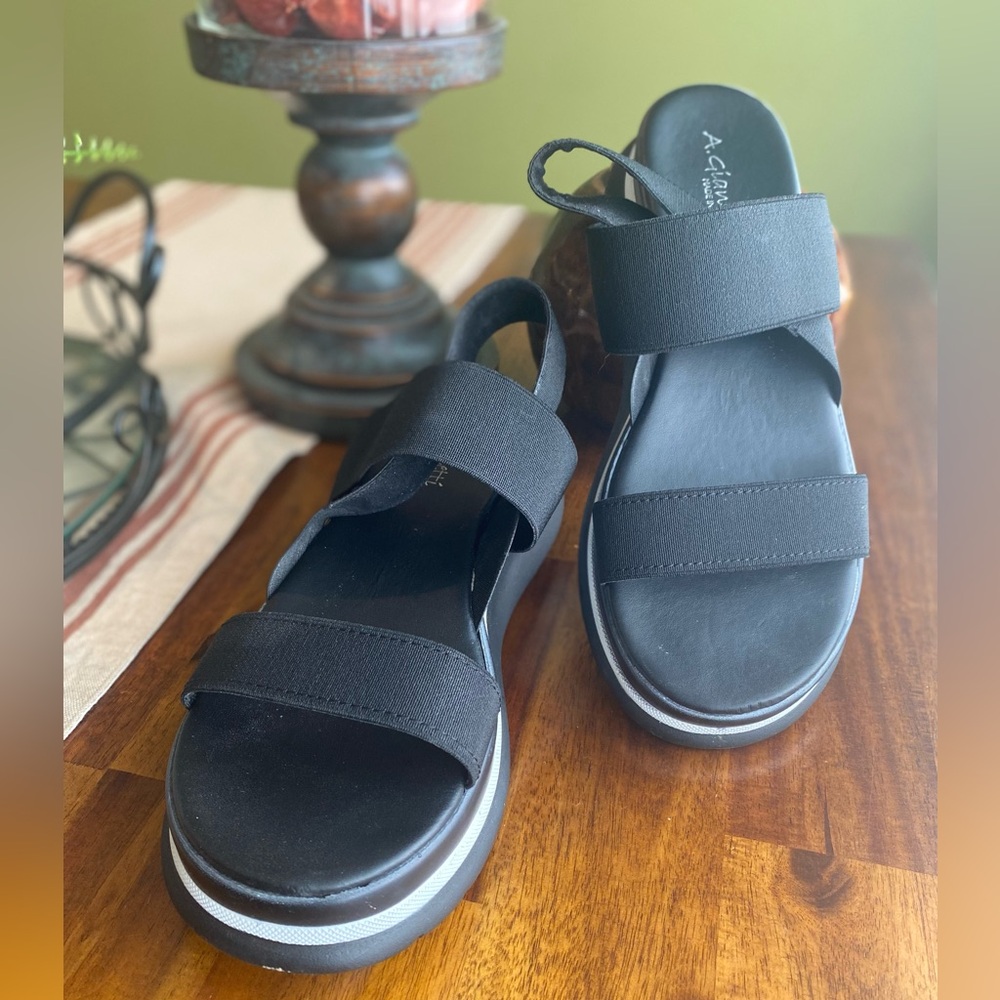 A. Giannetti Black Sandals with Platform Sole and Elastic Straps